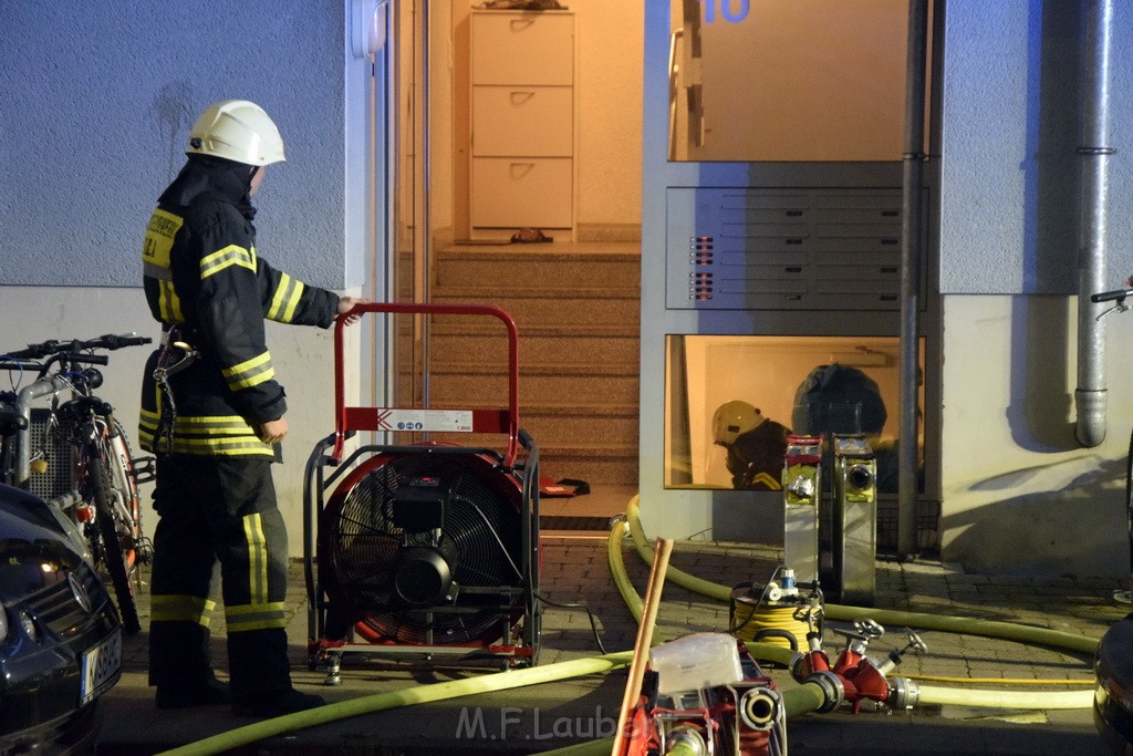 Feuer 2 Y Kellerbrand Koeln Ostheim Ruppinerstr P063.JPG - Miklos Laubert